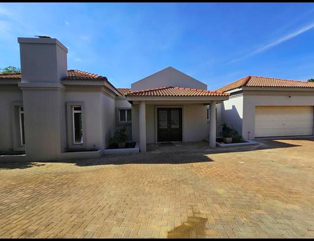 4 BEDROOM PROPERTY TO RENT IN FEATHERBROOKE